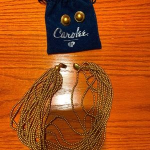 Set of earrings and necklace